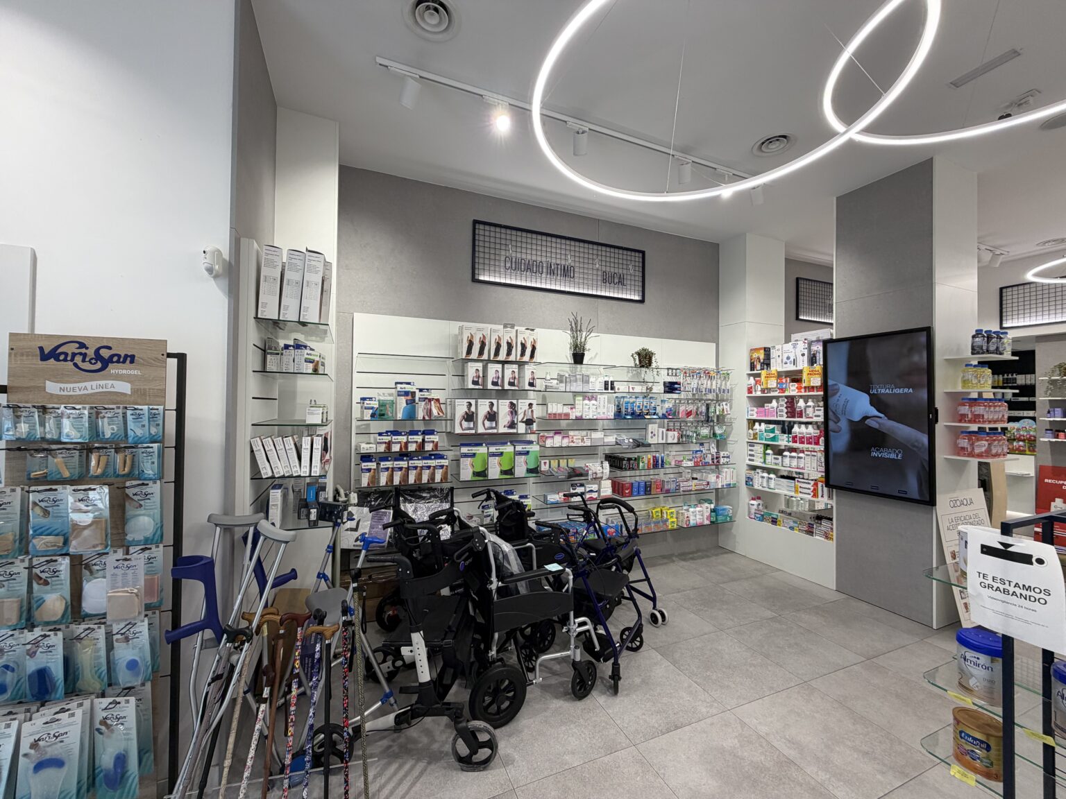 Alquiler y venta de silla de ruedas en Usera - Farmacia y Ortopedia del Doce